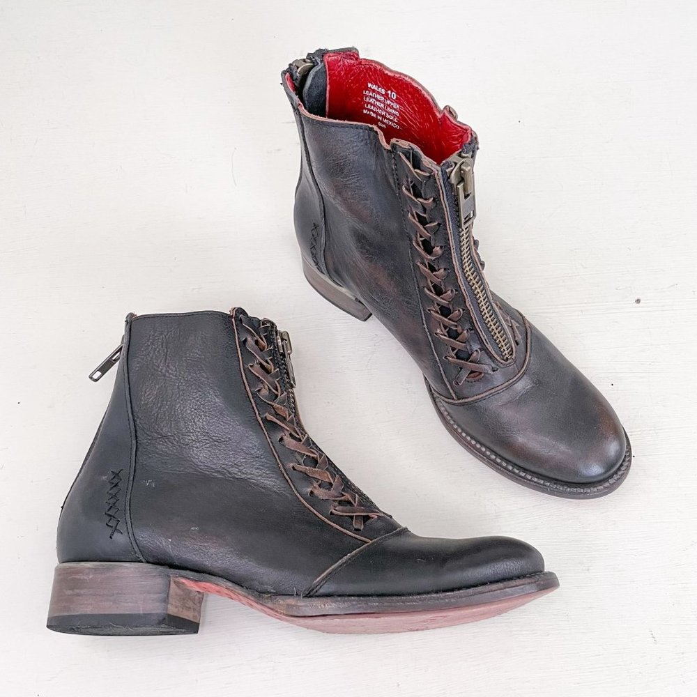 Freebird by Steven Brown Distressed Wales Zip Front Ankle Boots Booties Size 10 - Picture 1 of 12